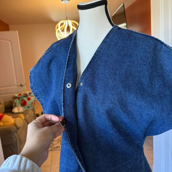 Shein Women's Denim dark wash top with batwing sleeves, size Large - Picture 7 of 8